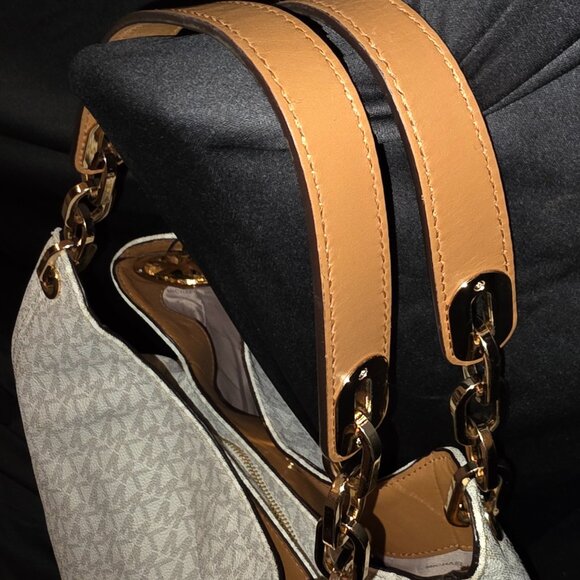 Michael Kors Lillie Large Logo Shoulder Bag w/Logo Wristlet - Picture 4 of 8